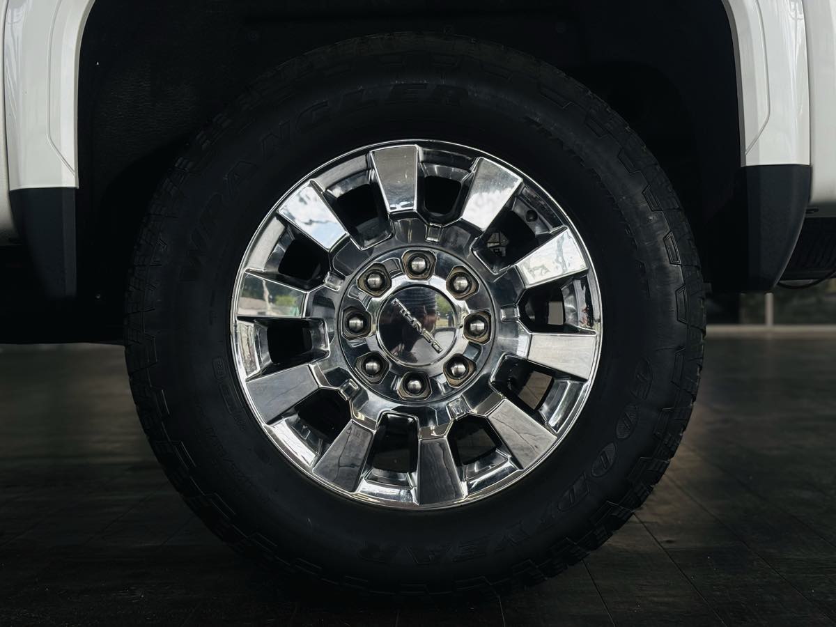 Photo 28 of this GMC Sierra 2500HD