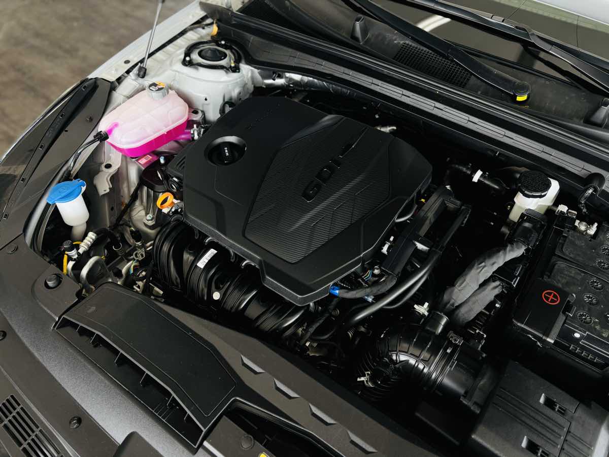 Photo 21 of this Kia K5