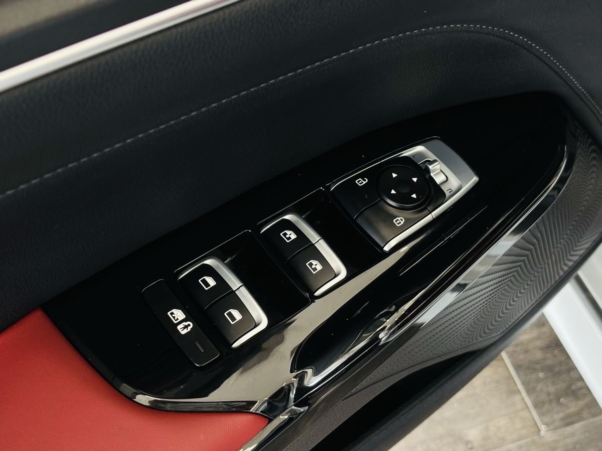 Photo 33 of this Kia K5
