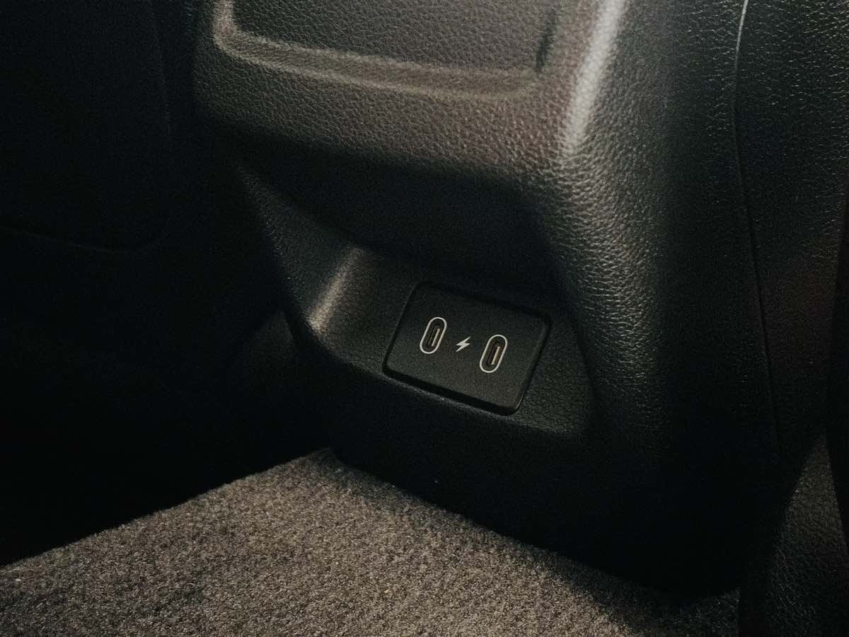 Photo 38 of this Kia K5