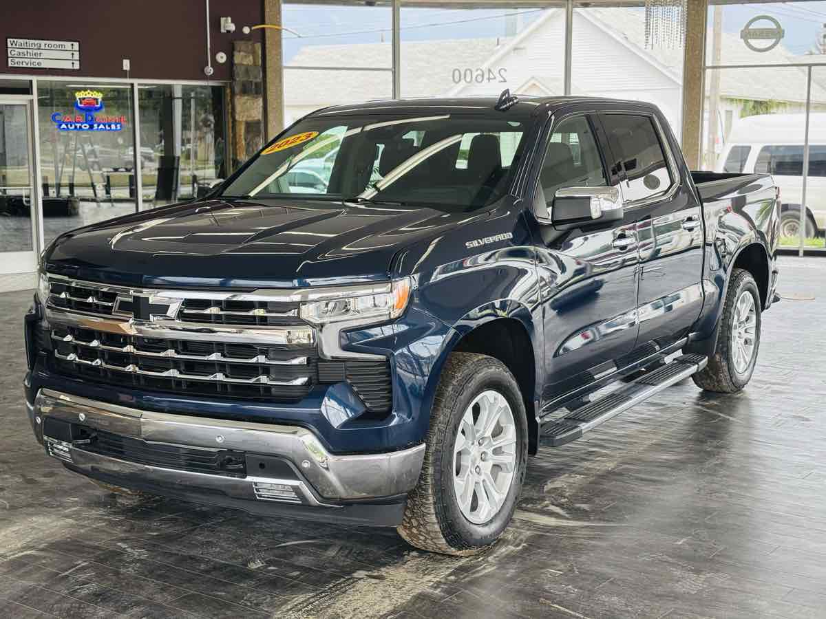 Photo 16 of this Chevrolet Silverado 1500