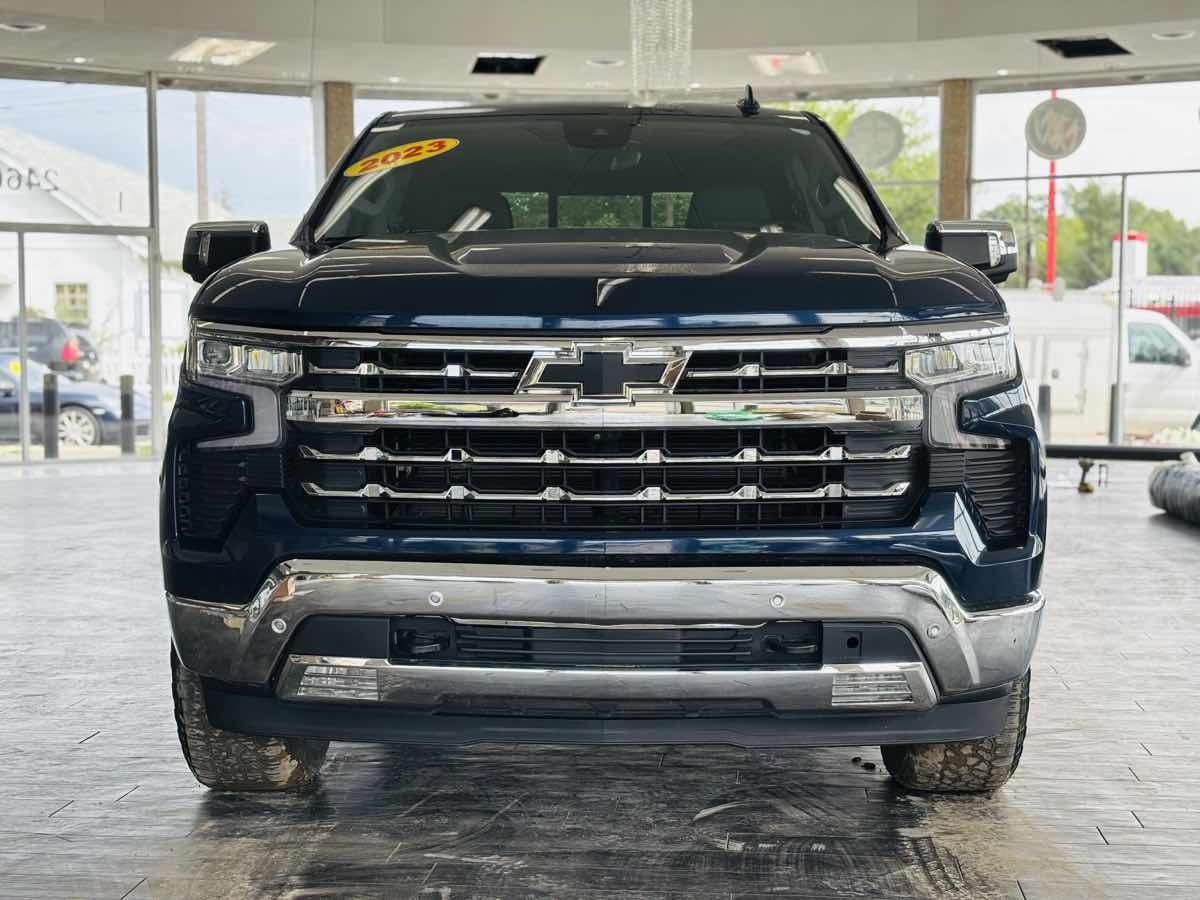 Photo 18 of this Chevrolet Silverado 1500