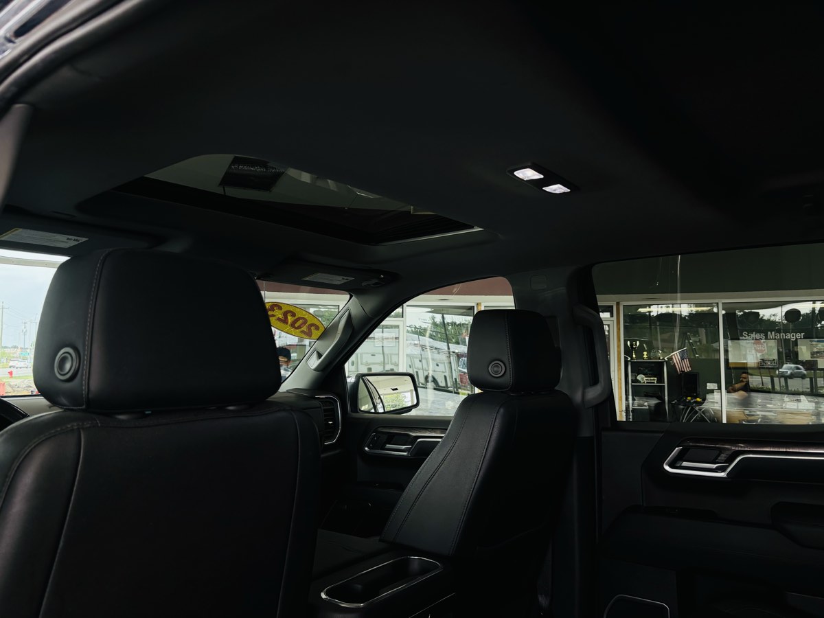 Photo 35 of this Chevrolet Silverado 1500