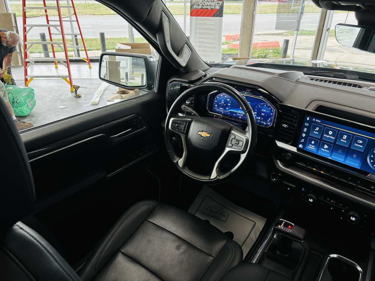 Photo 48 of this Chevrolet Silverado 1500