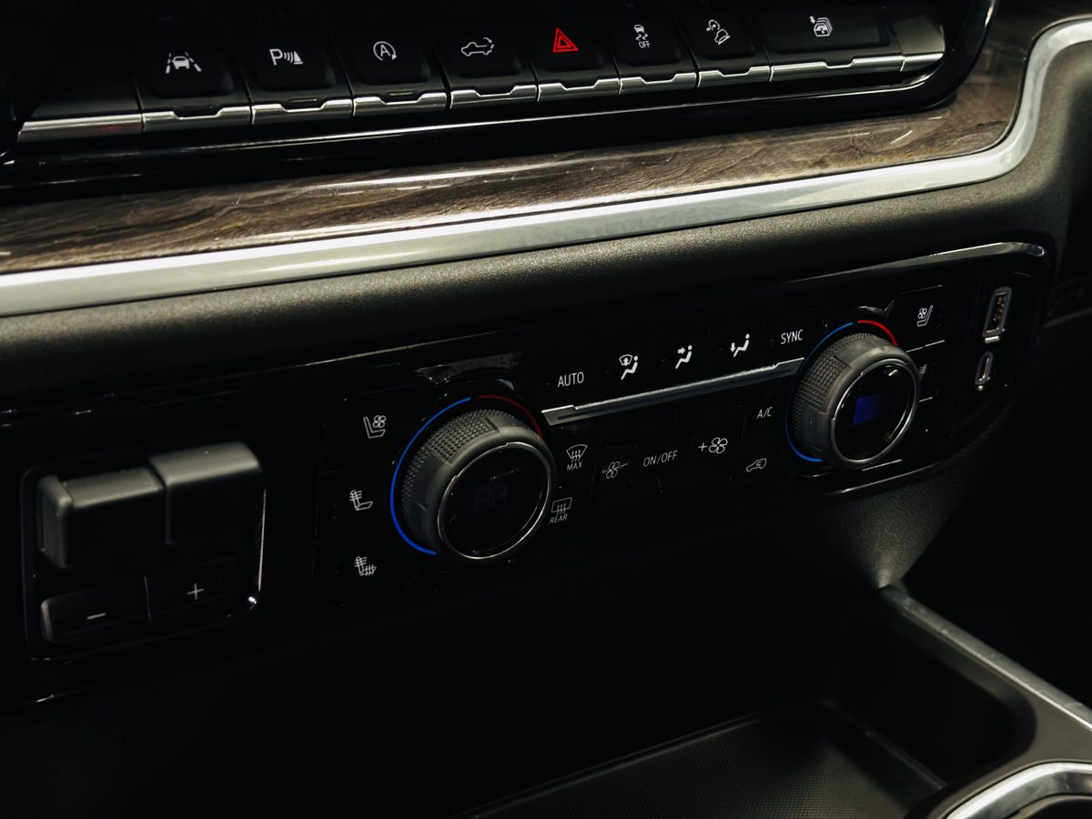 Photo 60 of this Chevrolet Silverado 1500