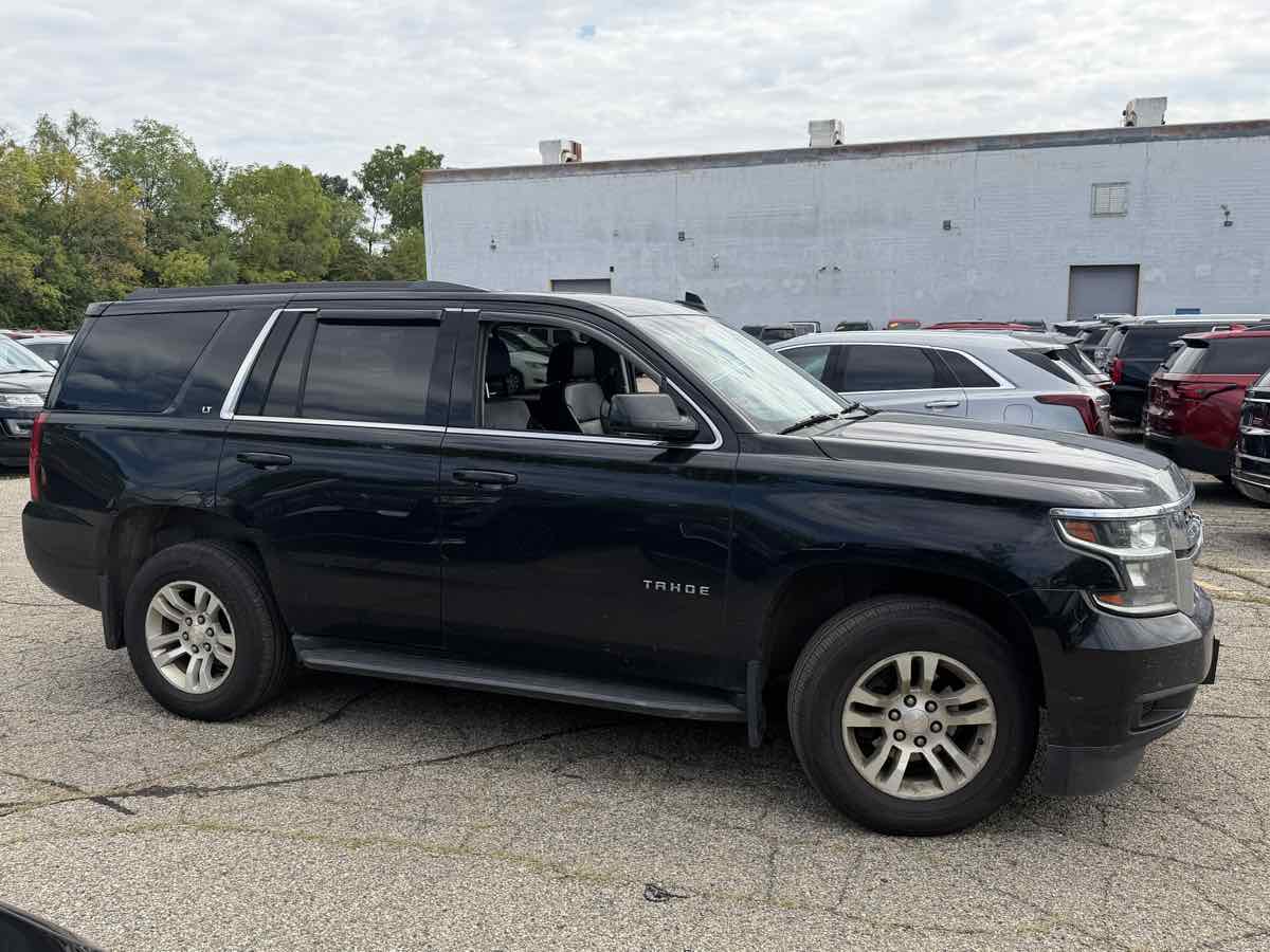 Photo 5 of this Chevrolet Tahoe
