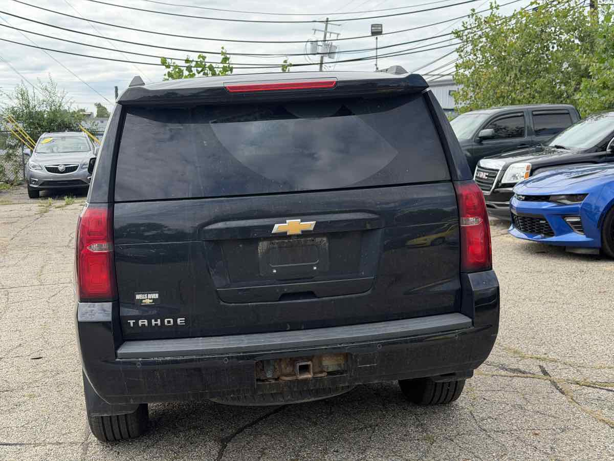 Photo 6 of this Chevrolet Tahoe