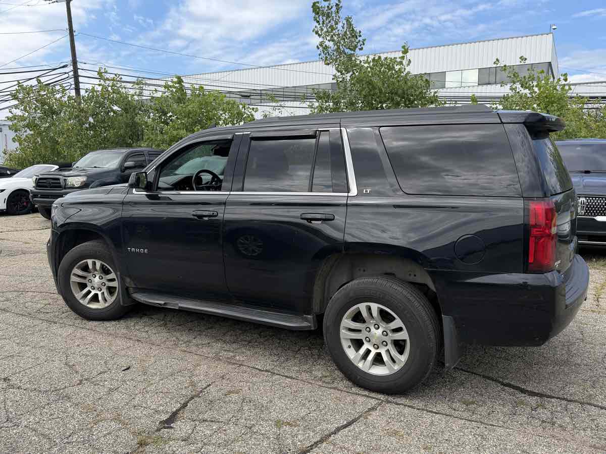 Photo 10 of this Chevrolet Tahoe