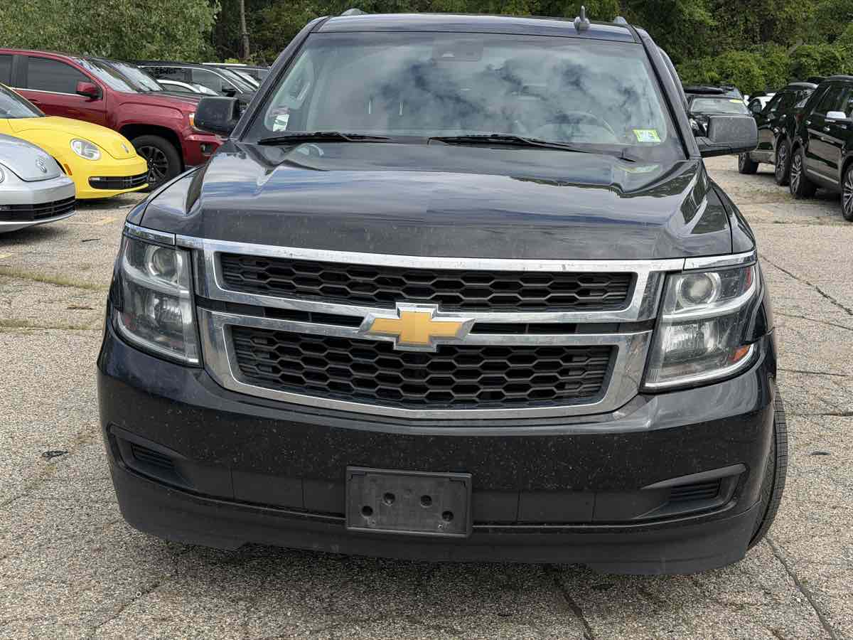 Photo 11 of this Chevrolet Tahoe