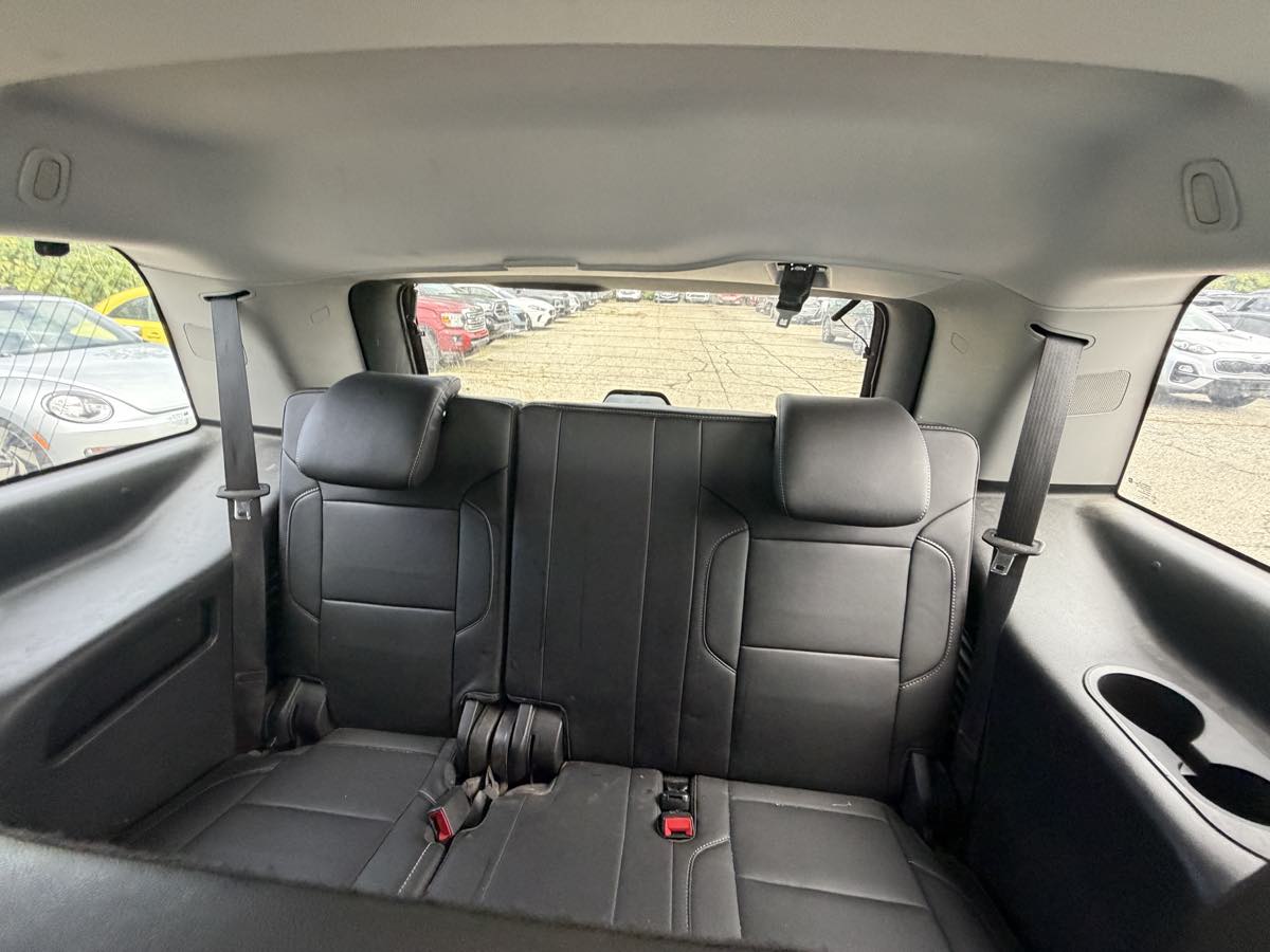 Photo 14 of this Chevrolet Tahoe
