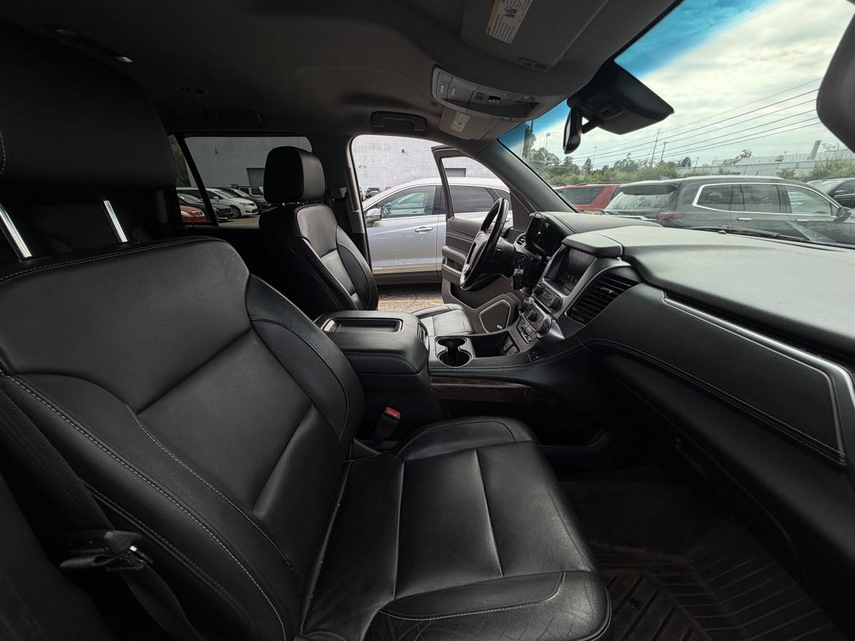 Photo 16 of this Chevrolet Tahoe