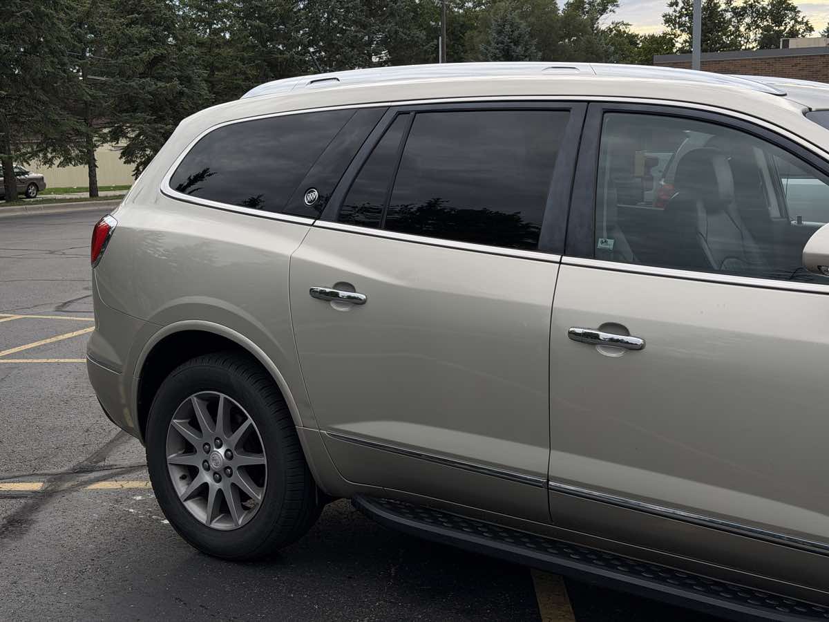 Photo 3 of this Buick Enclave