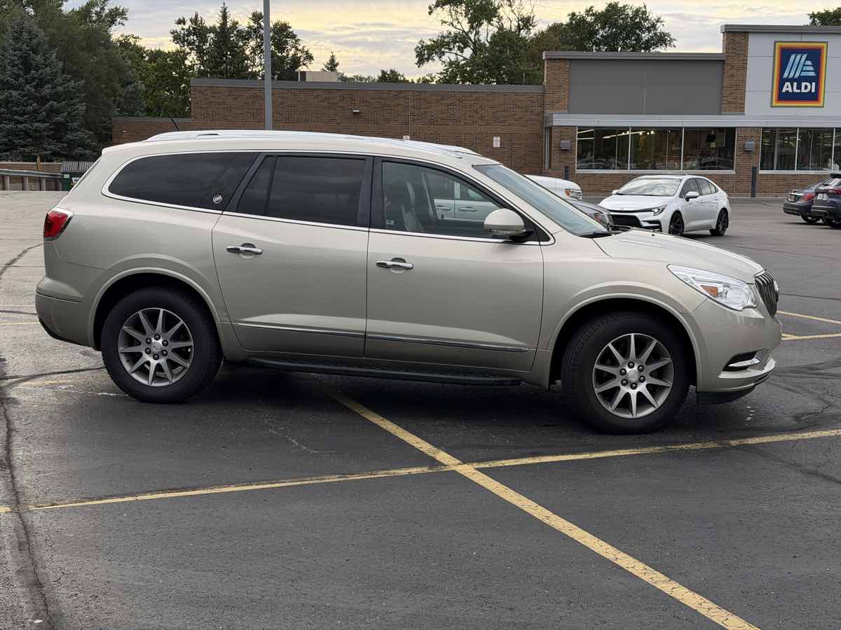 Photo 4 of this Buick Enclave