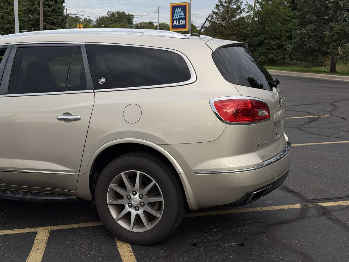 Photo 6 of this Buick Enclave