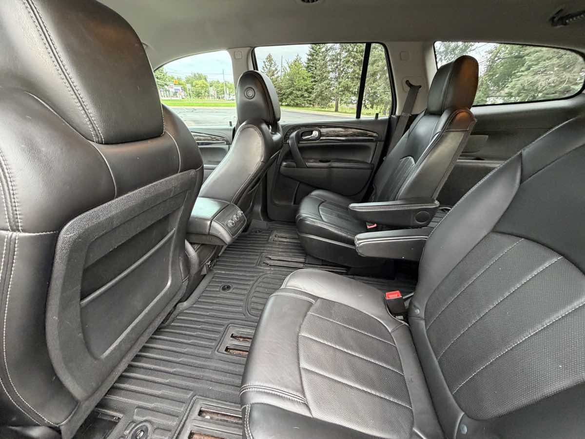 Photo 11 of this Buick Enclave
