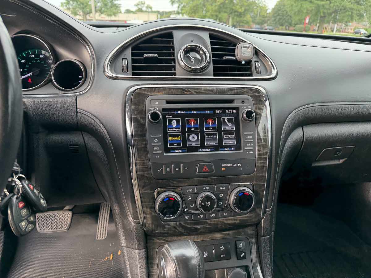 Photo 15 of this Buick Enclave