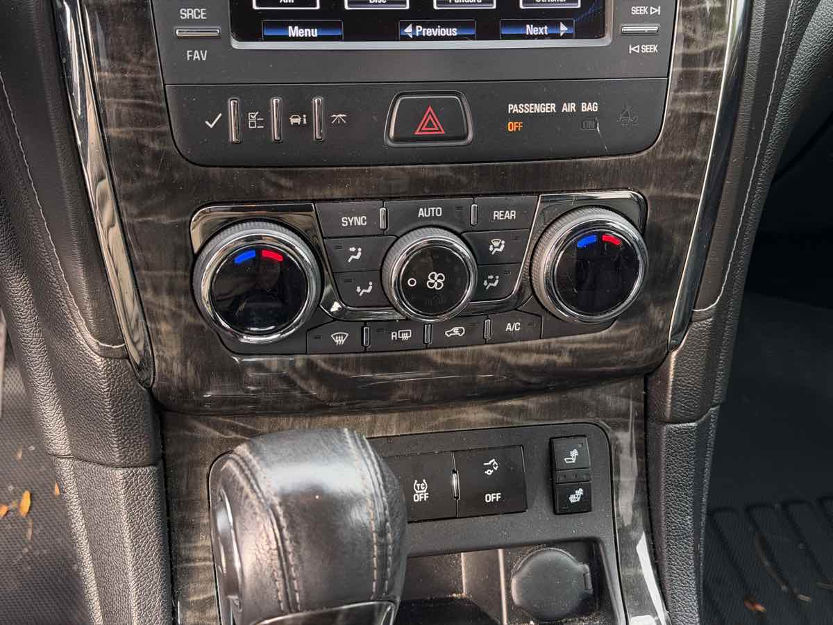 Photo 17 of this Buick Enclave