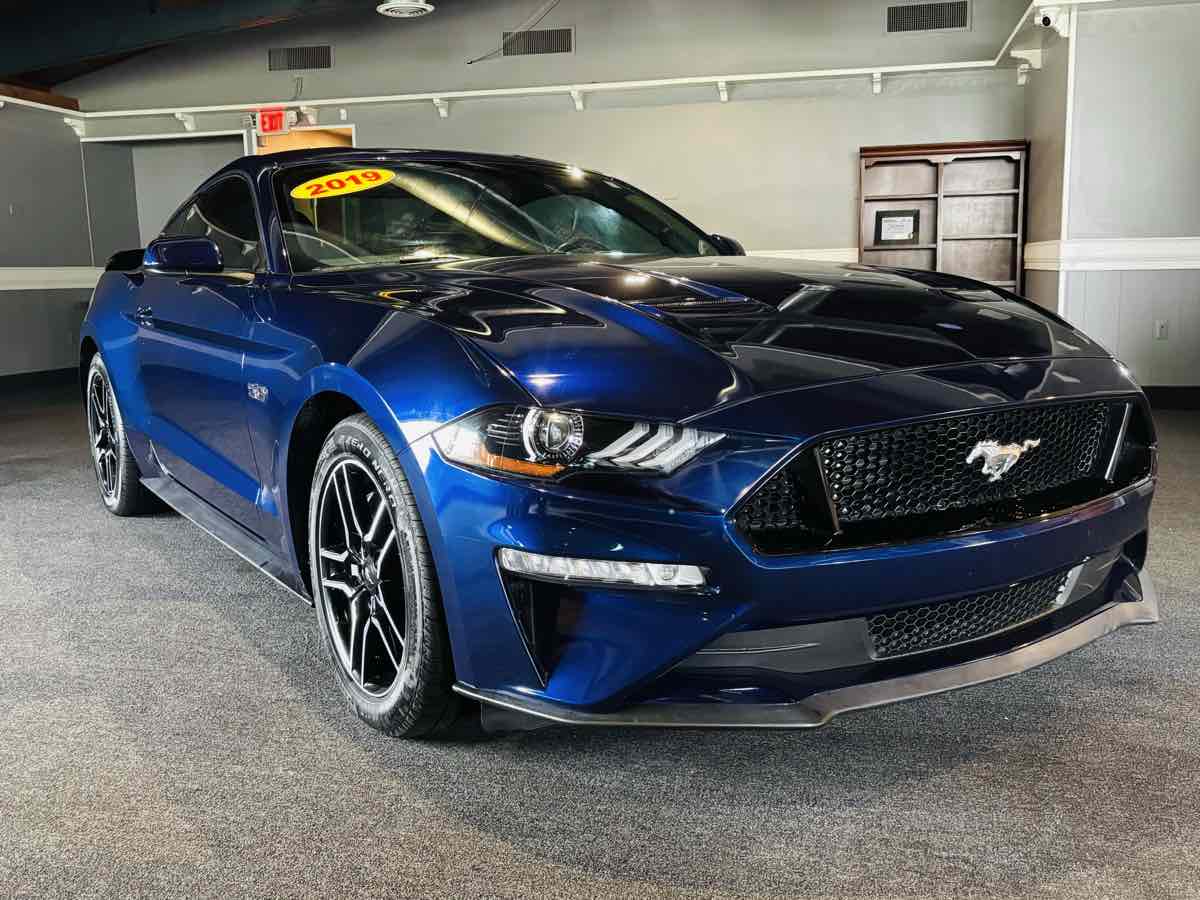 Photo 4 of this Ford Mustang