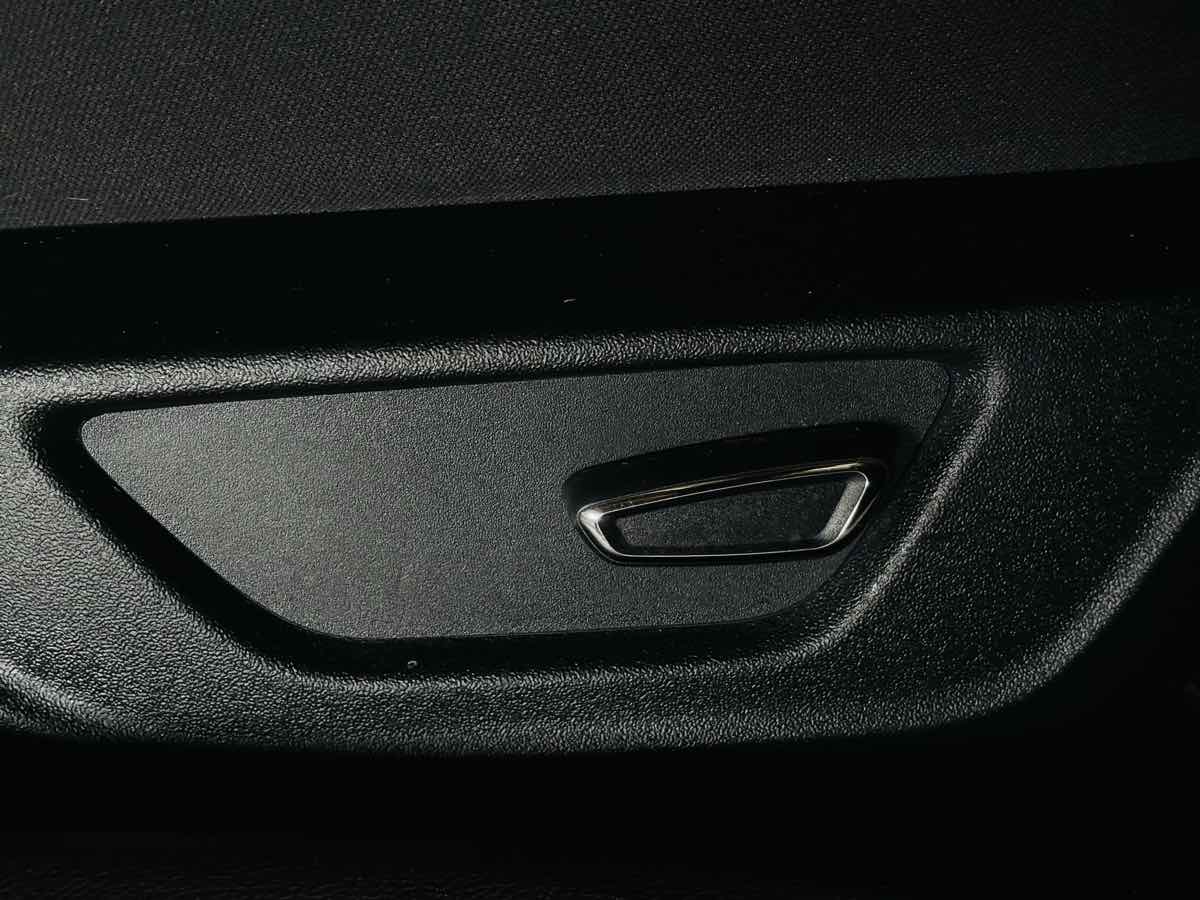 Photo 35 of this Ford Mustang