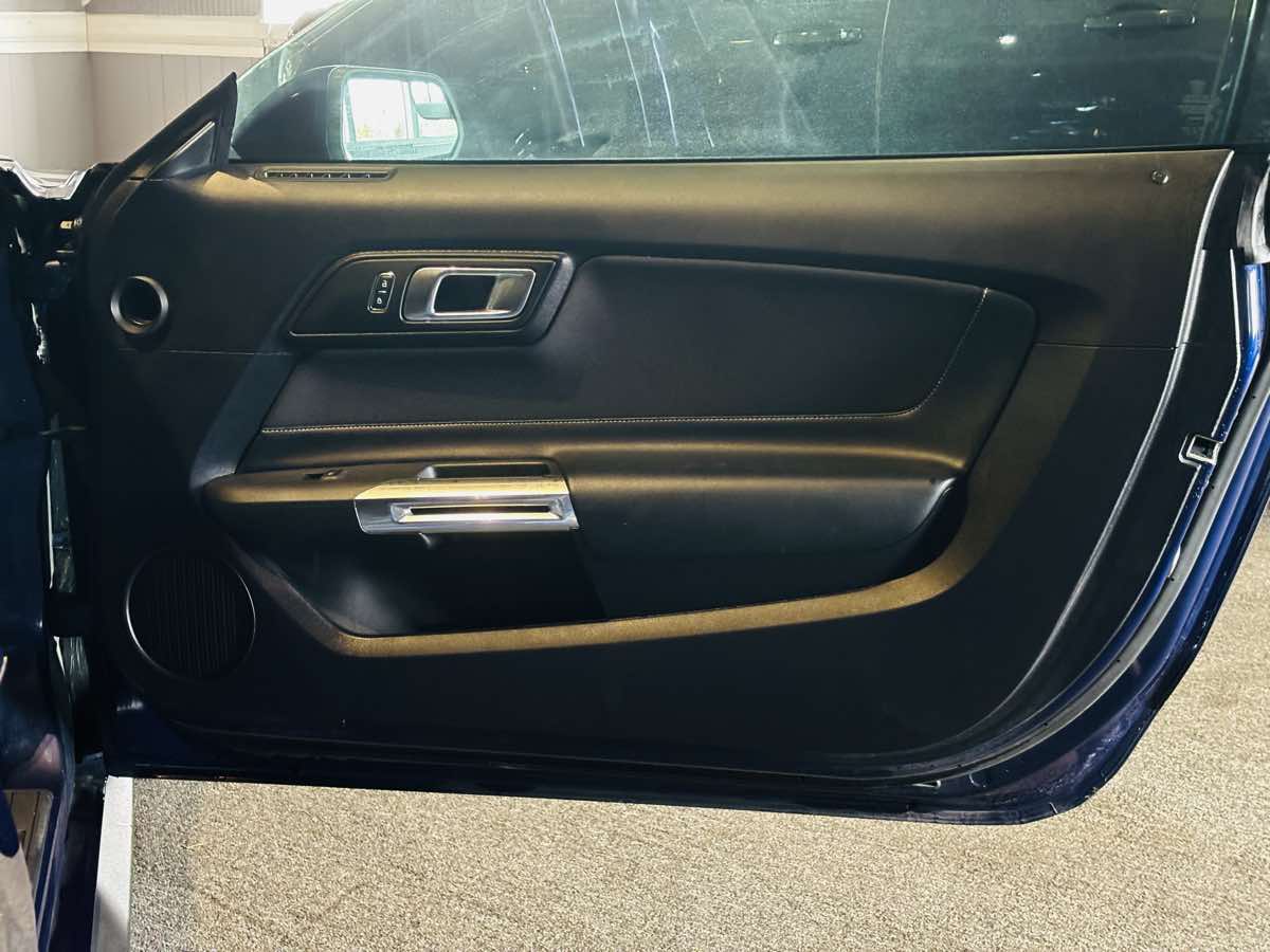 Photo 37 of this Ford Mustang