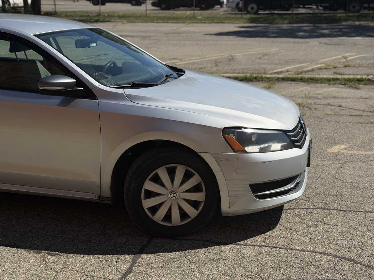 Photo 2 of this Volkswagen Passat