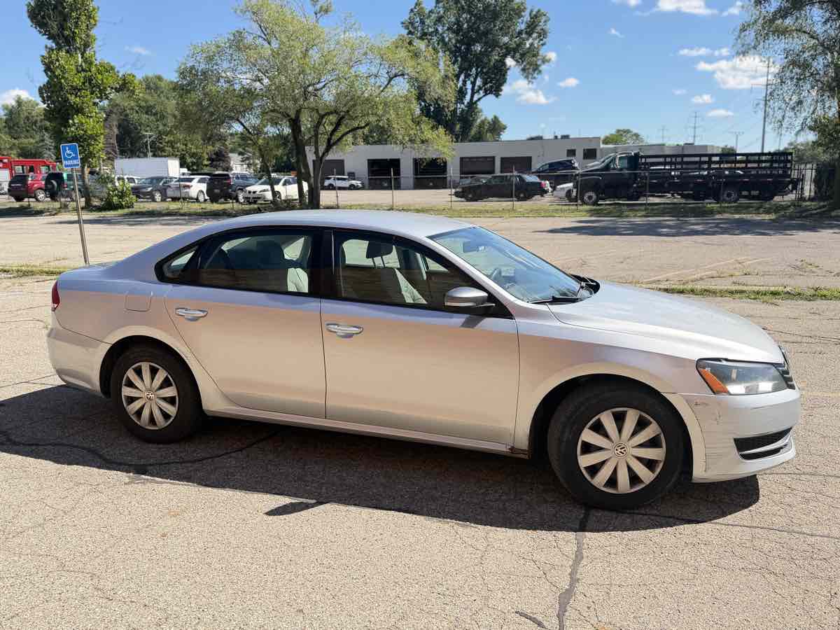 Photo 4 of this Volkswagen Passat
