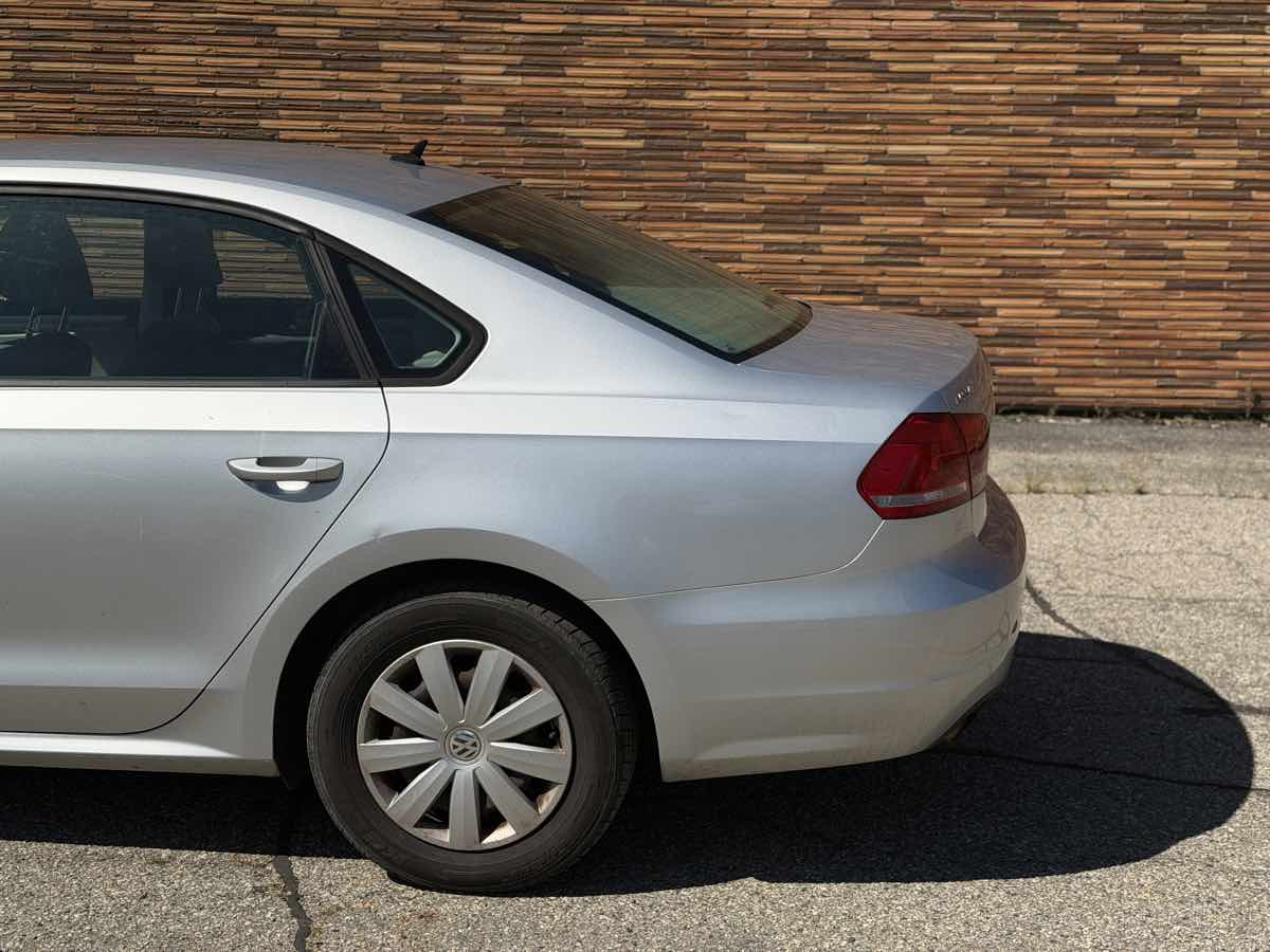 Photo 6 of this Volkswagen Passat