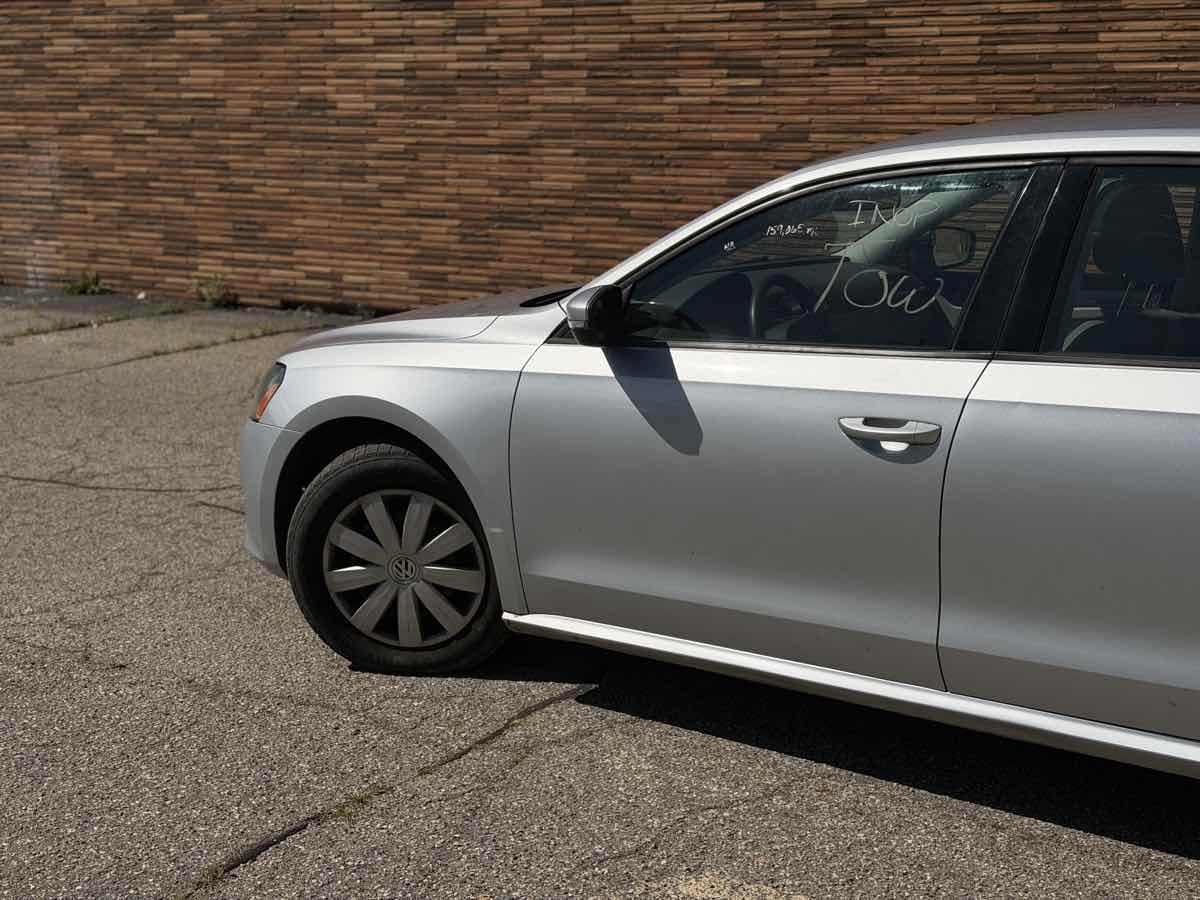 Photo 7 of this Volkswagen Passat