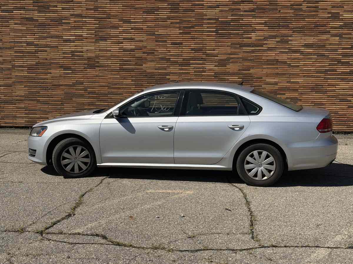 Photo 8 of this Volkswagen Passat
