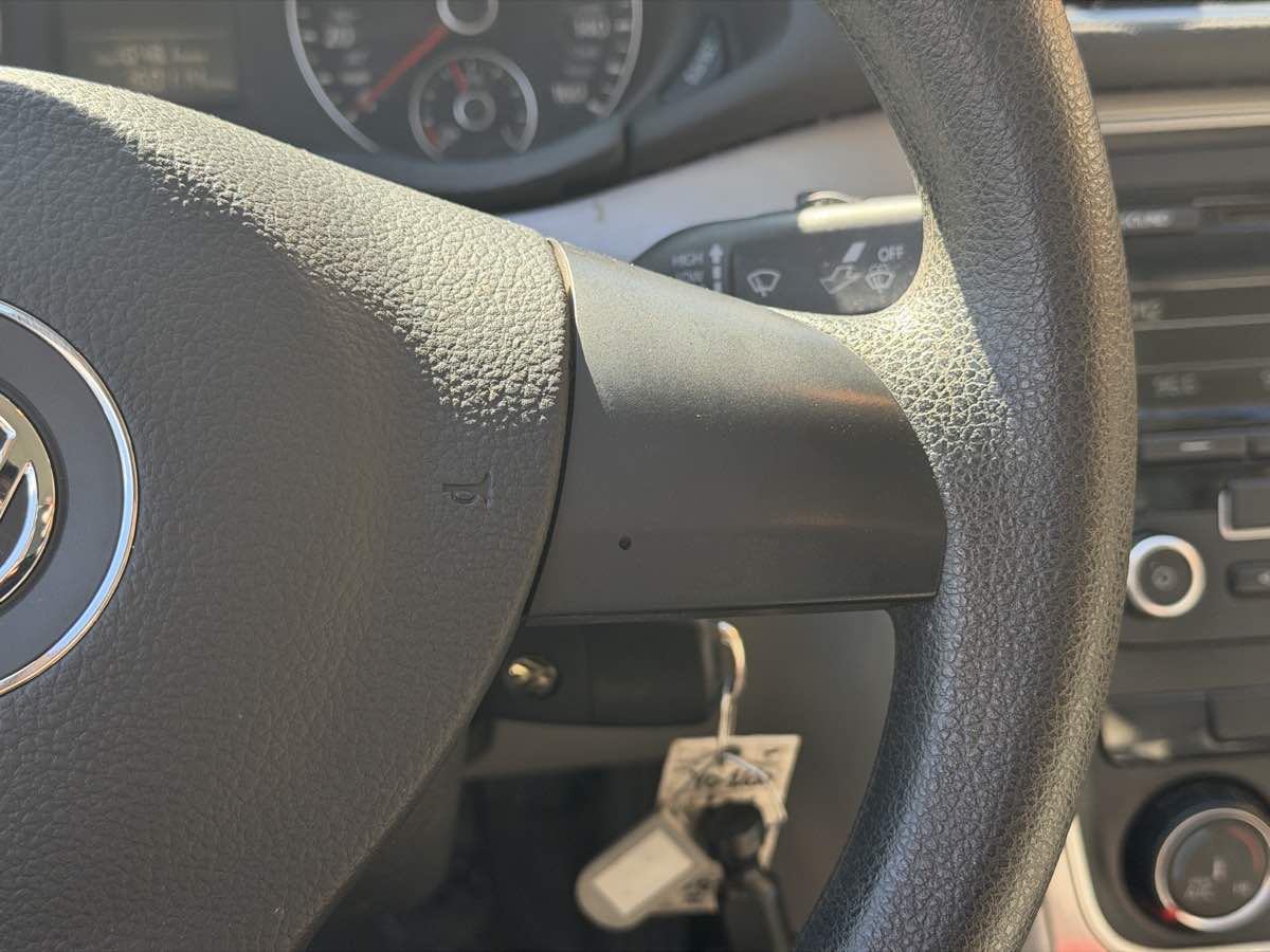 Photo 17 of this Volkswagen Passat