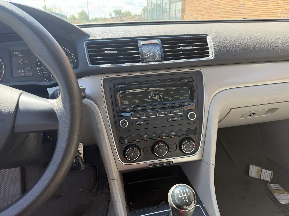 Photo 19 of this Volkswagen Passat