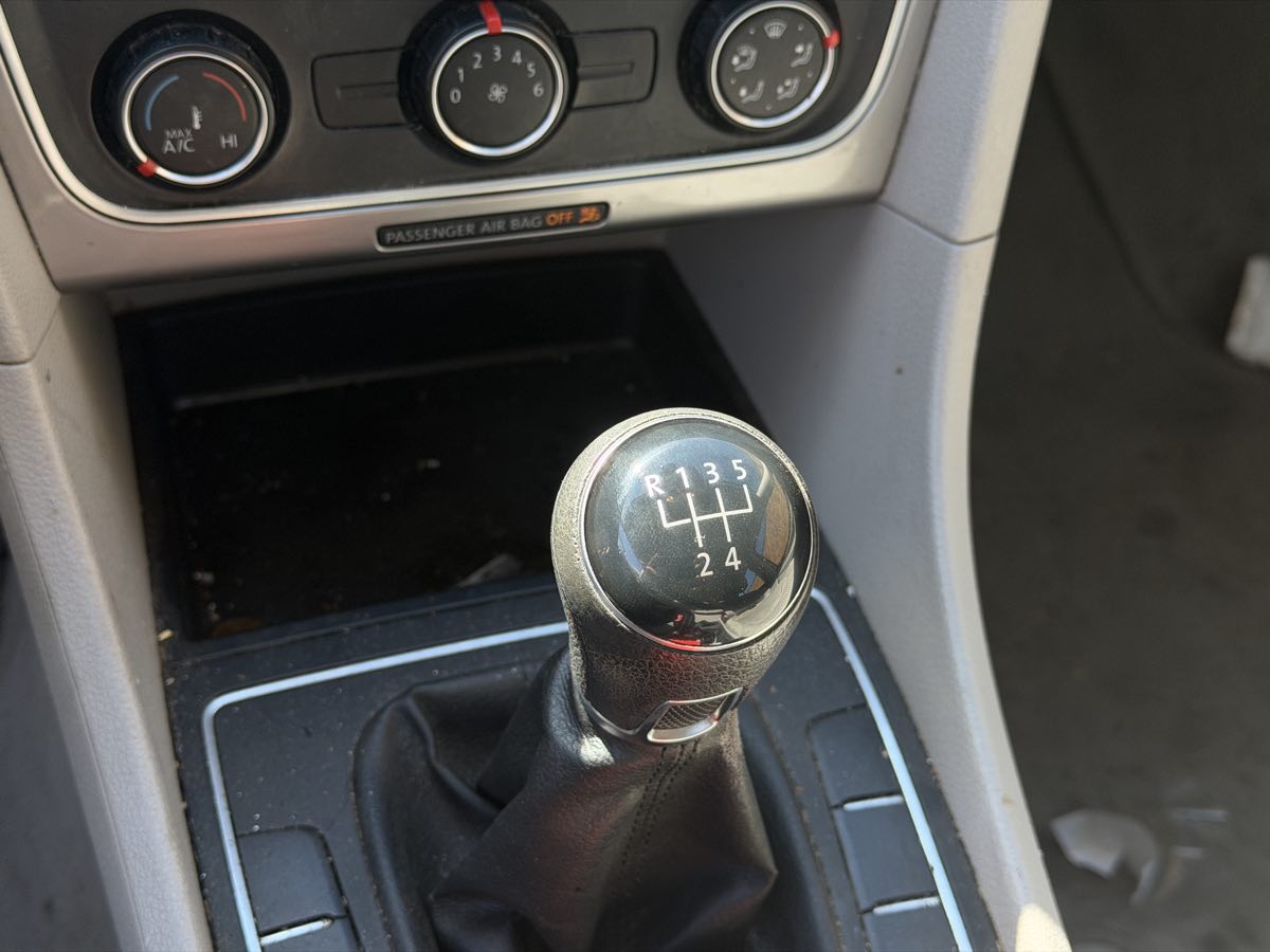 Photo 21 of this Volkswagen Passat
