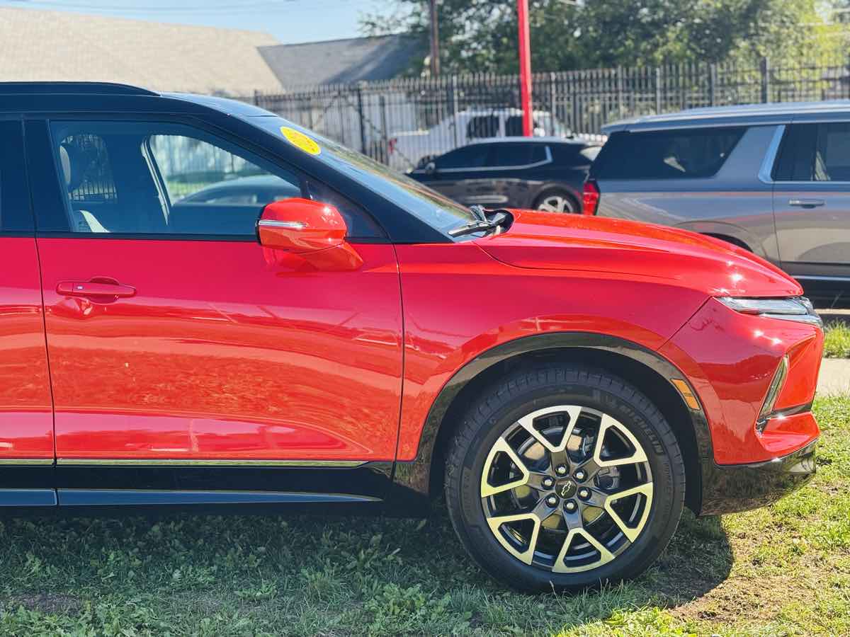 Photo 5 of this Chevrolet Blazer