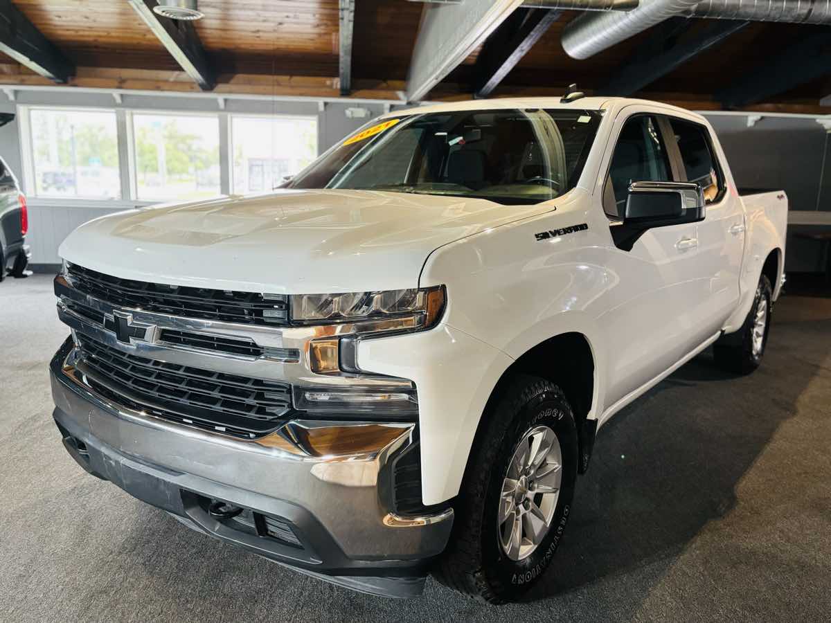 Photo 16 of this Chevrolet Silverado 1500