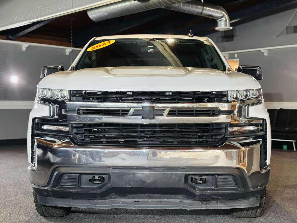 Photo 18 of this Chevrolet Silverado 1500