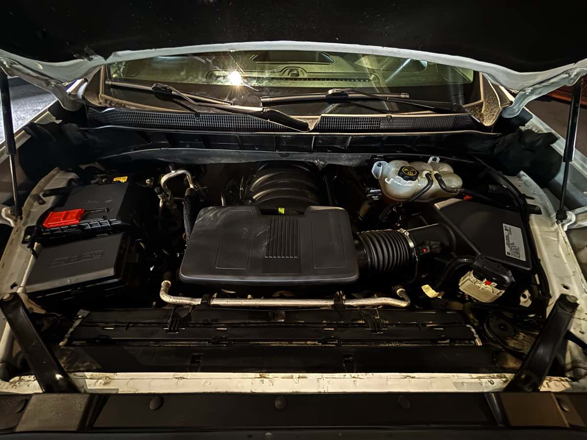 Photo 22 of this Chevrolet Silverado 1500