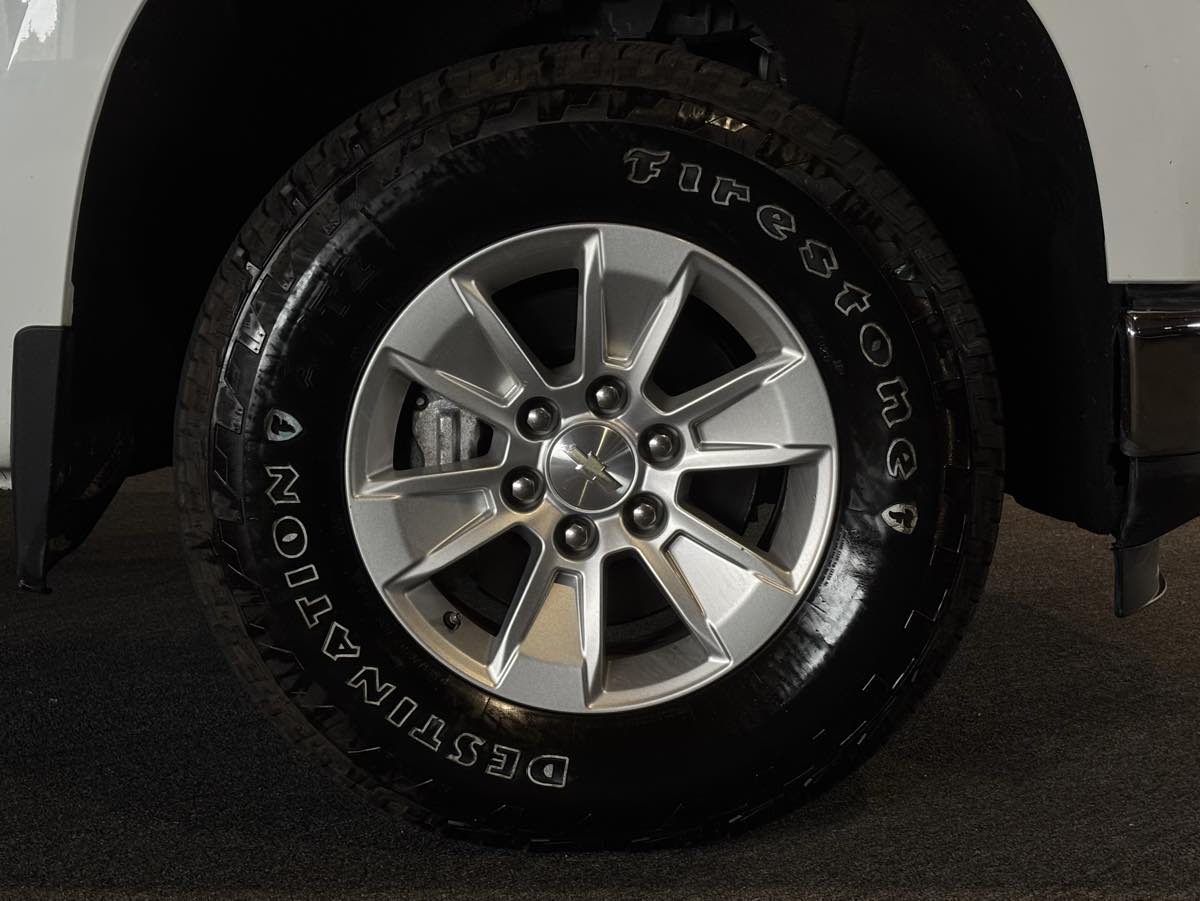 Photo 24 of this Chevrolet Silverado 1500