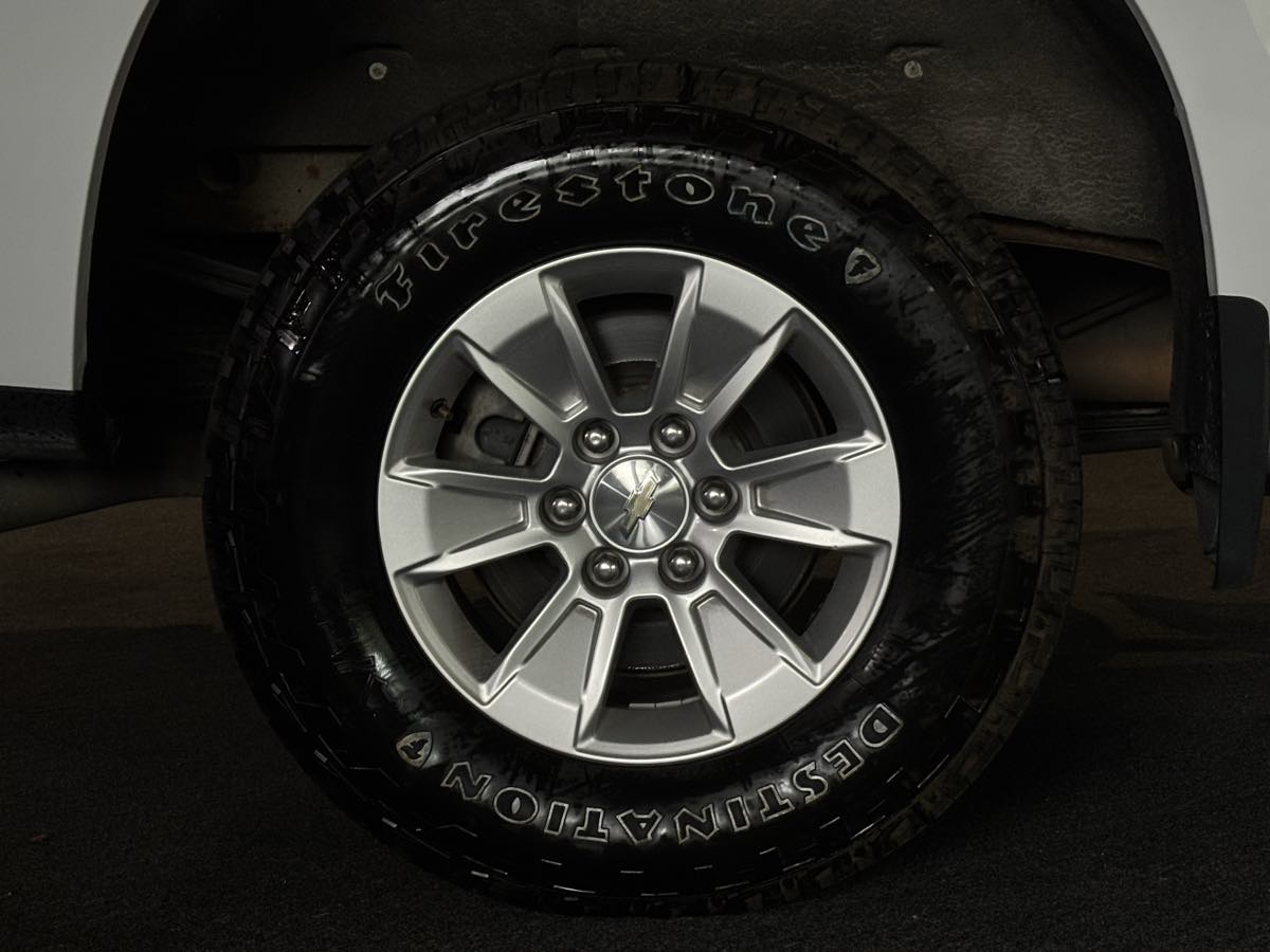 Photo 25 of this Chevrolet Silverado 1500