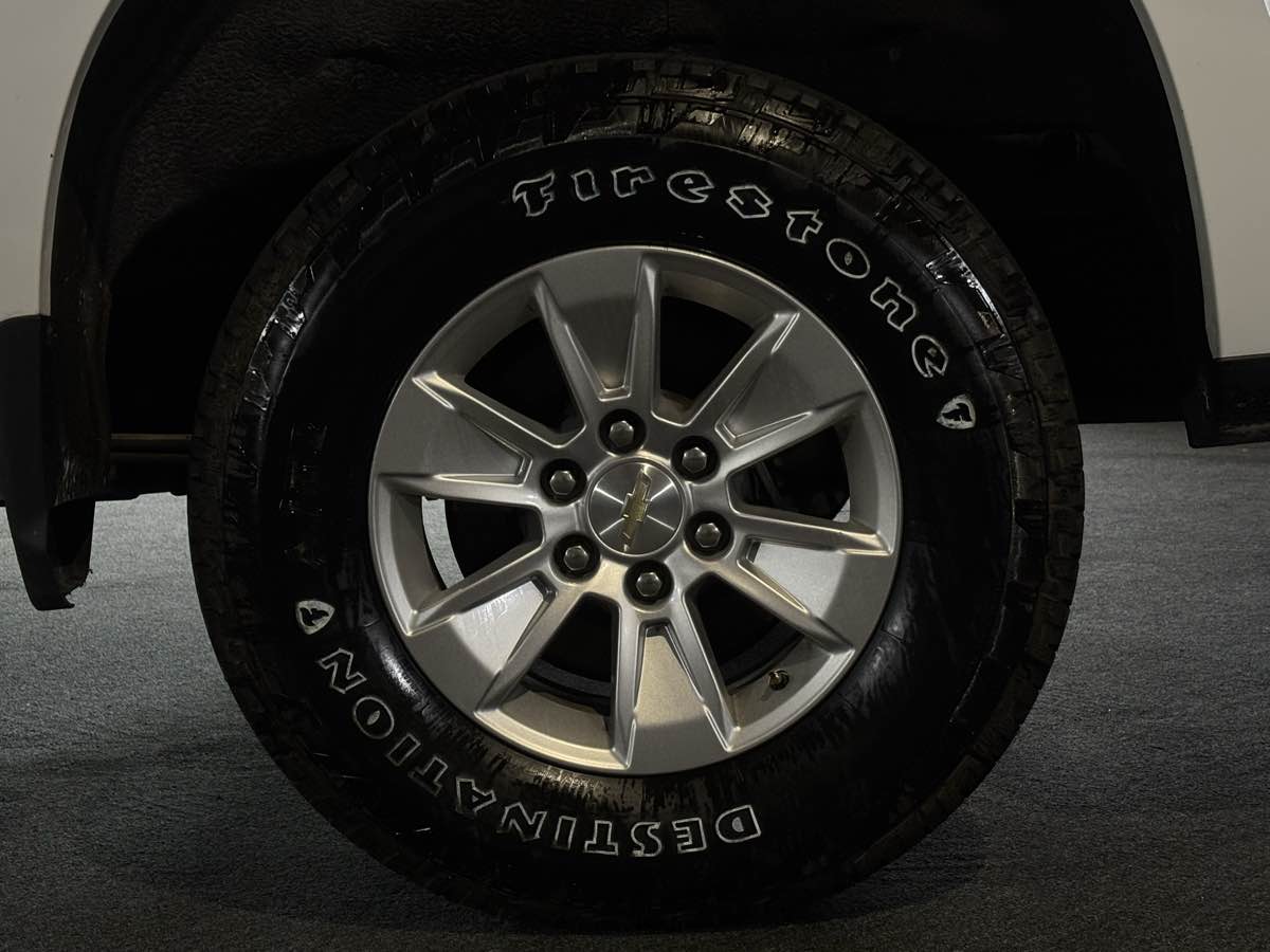 Photo 26 of this Chevrolet Silverado 1500