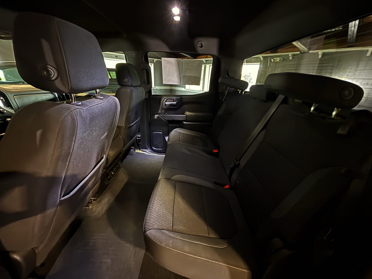 Photo 32 of this Chevrolet Silverado 1500