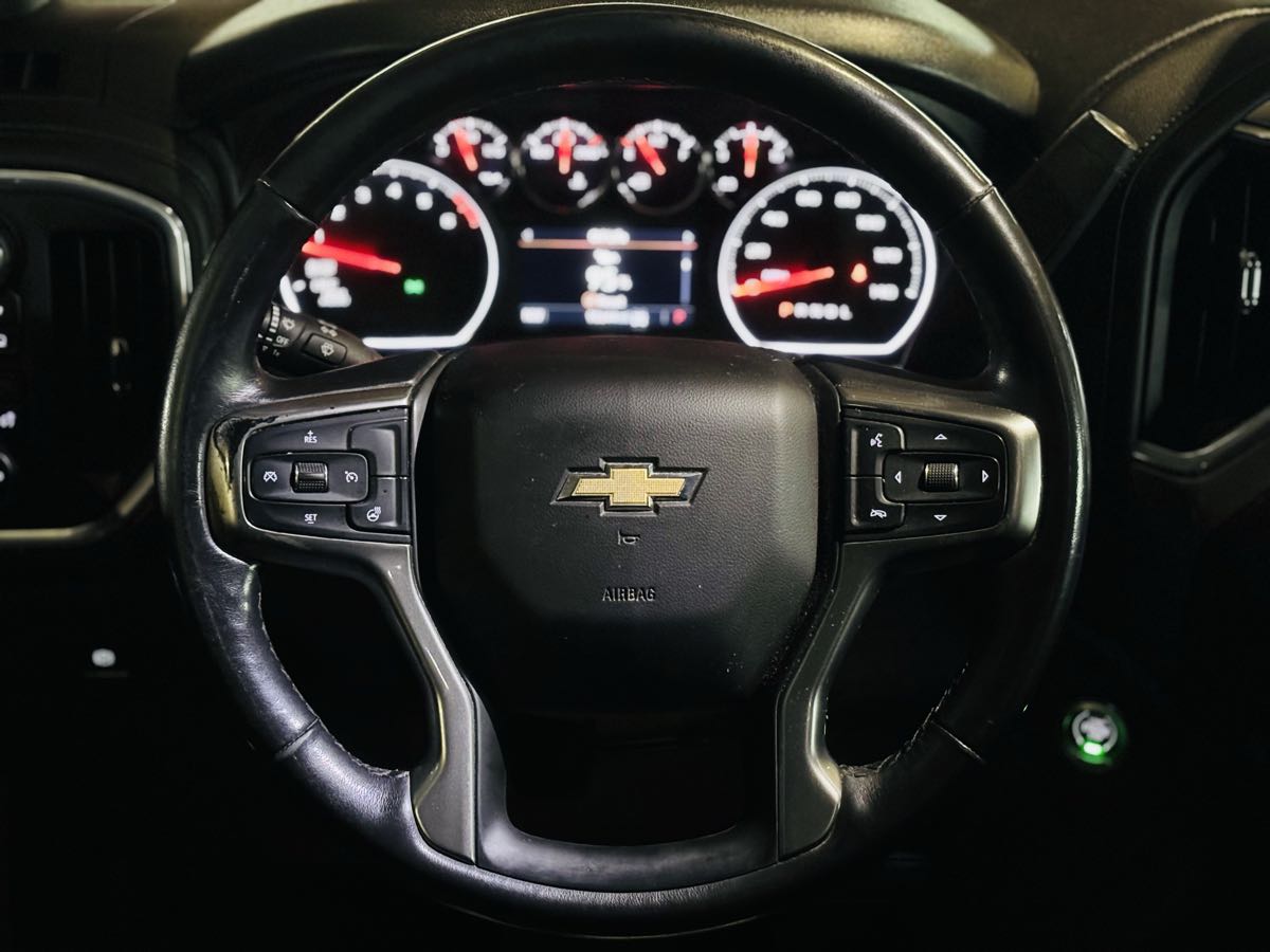 Photo 46 of this Chevrolet Silverado 1500