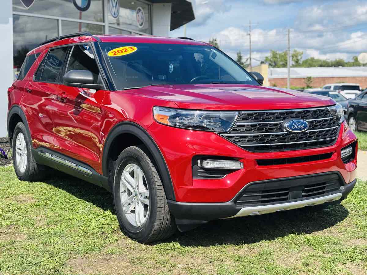 Photo 5 of this Ford Explorer