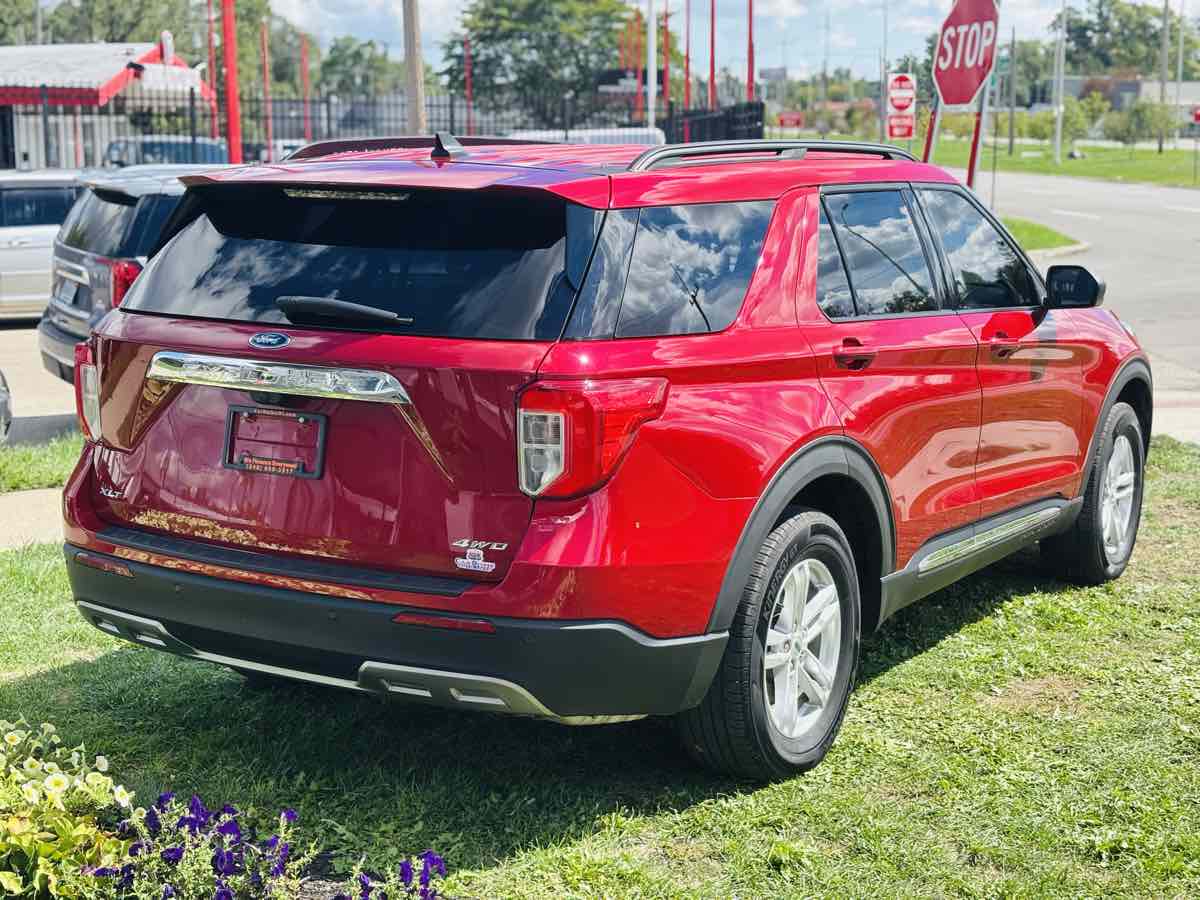 Photo 8 of this Ford Explorer