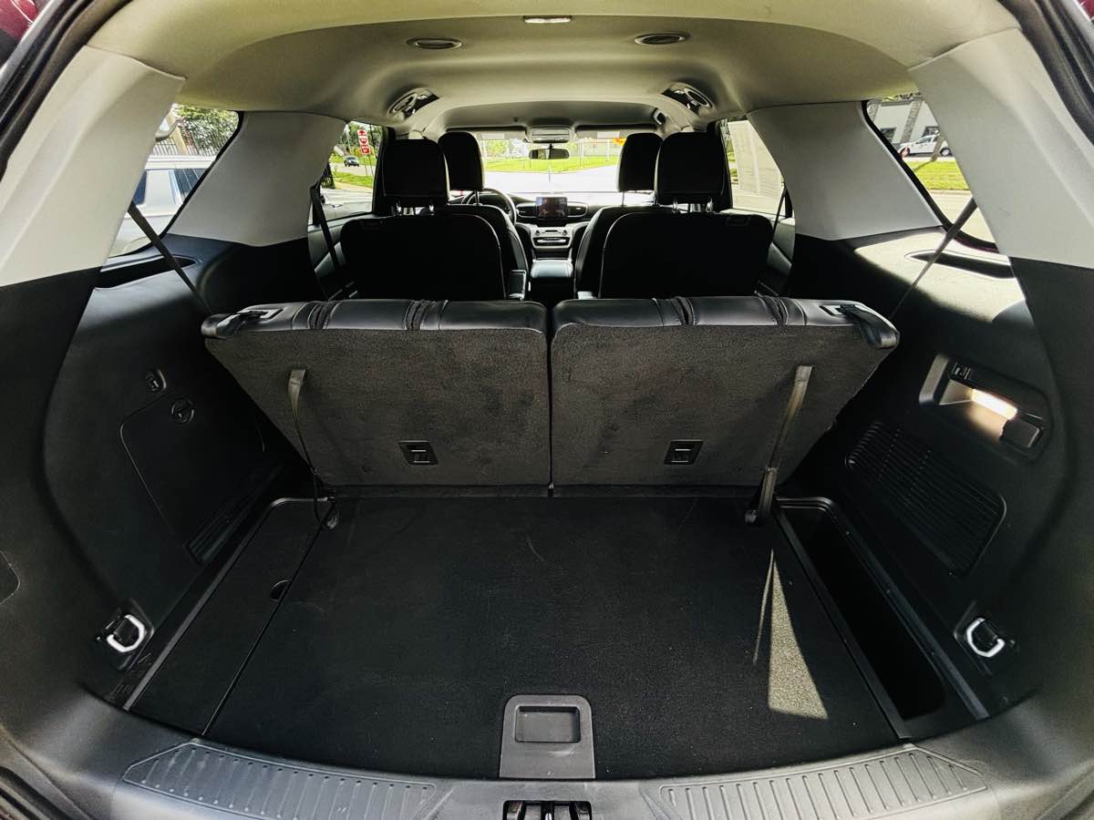 Photo 11 of this Ford Explorer