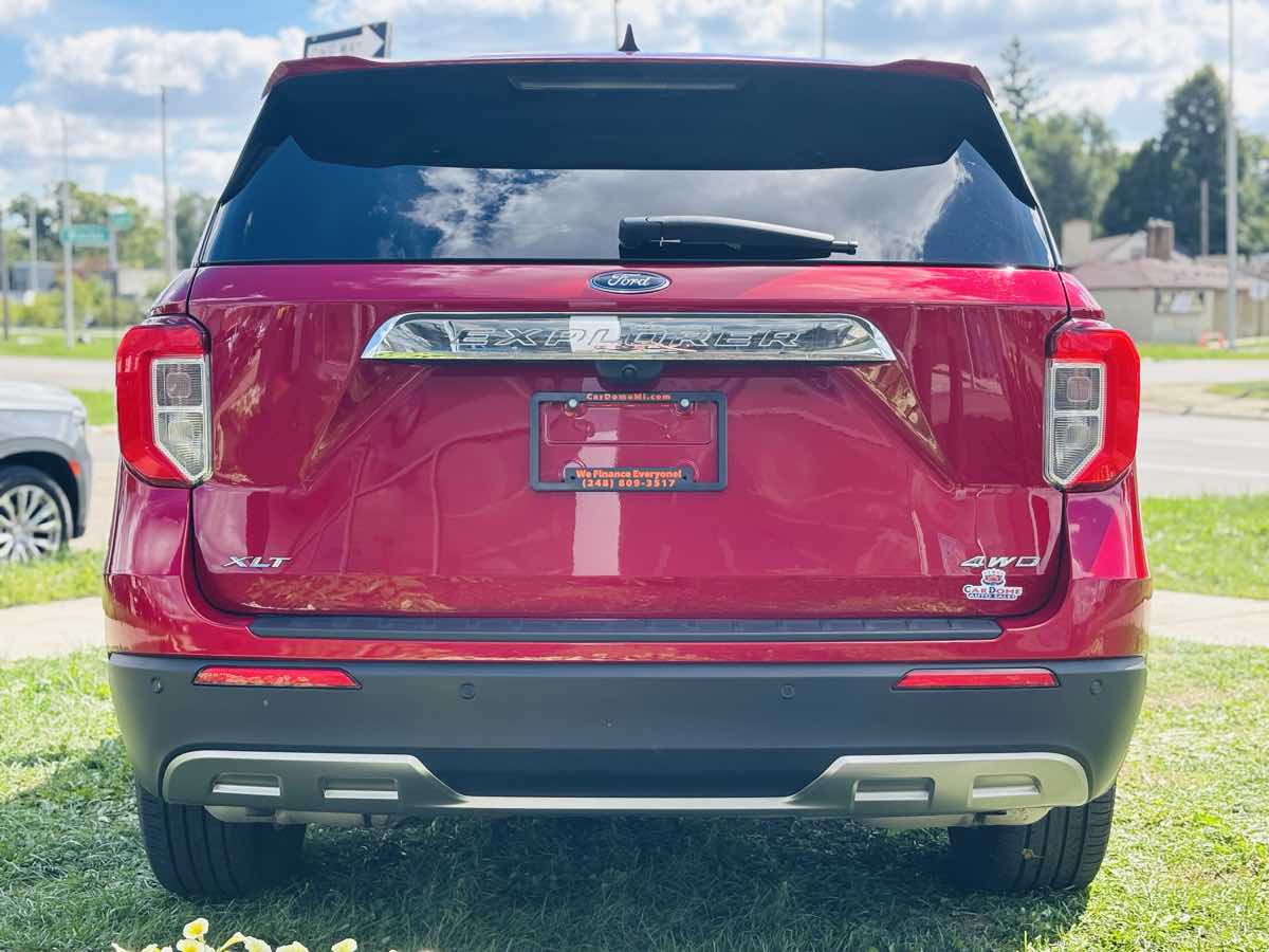 Photo 12 of this Ford Explorer