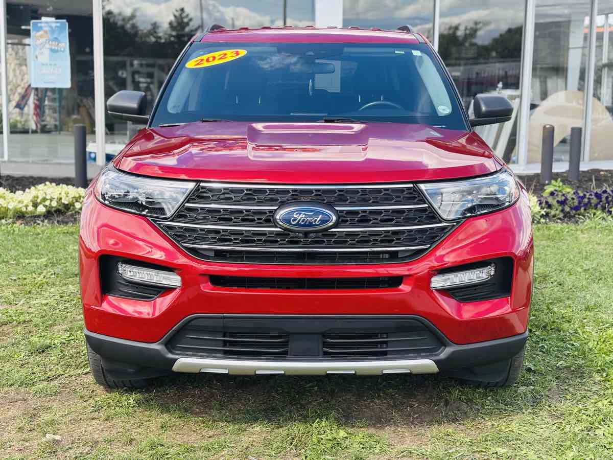 Photo 18 of this Ford Explorer