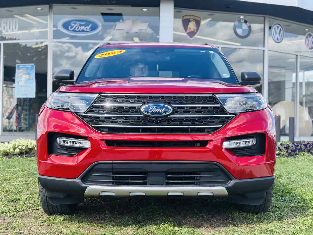 Photo 19 of this Ford Explorer
