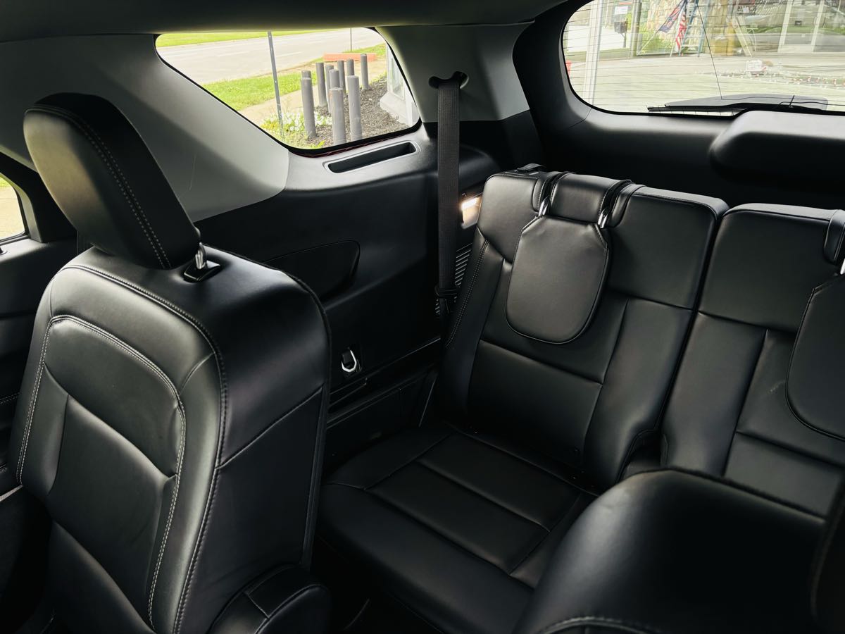Photo 36 of this Ford Explorer