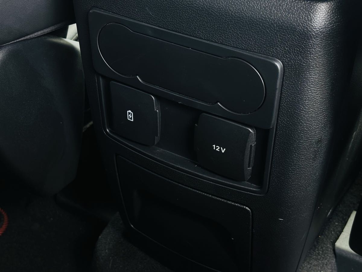 Photo 39 of this Ford Explorer