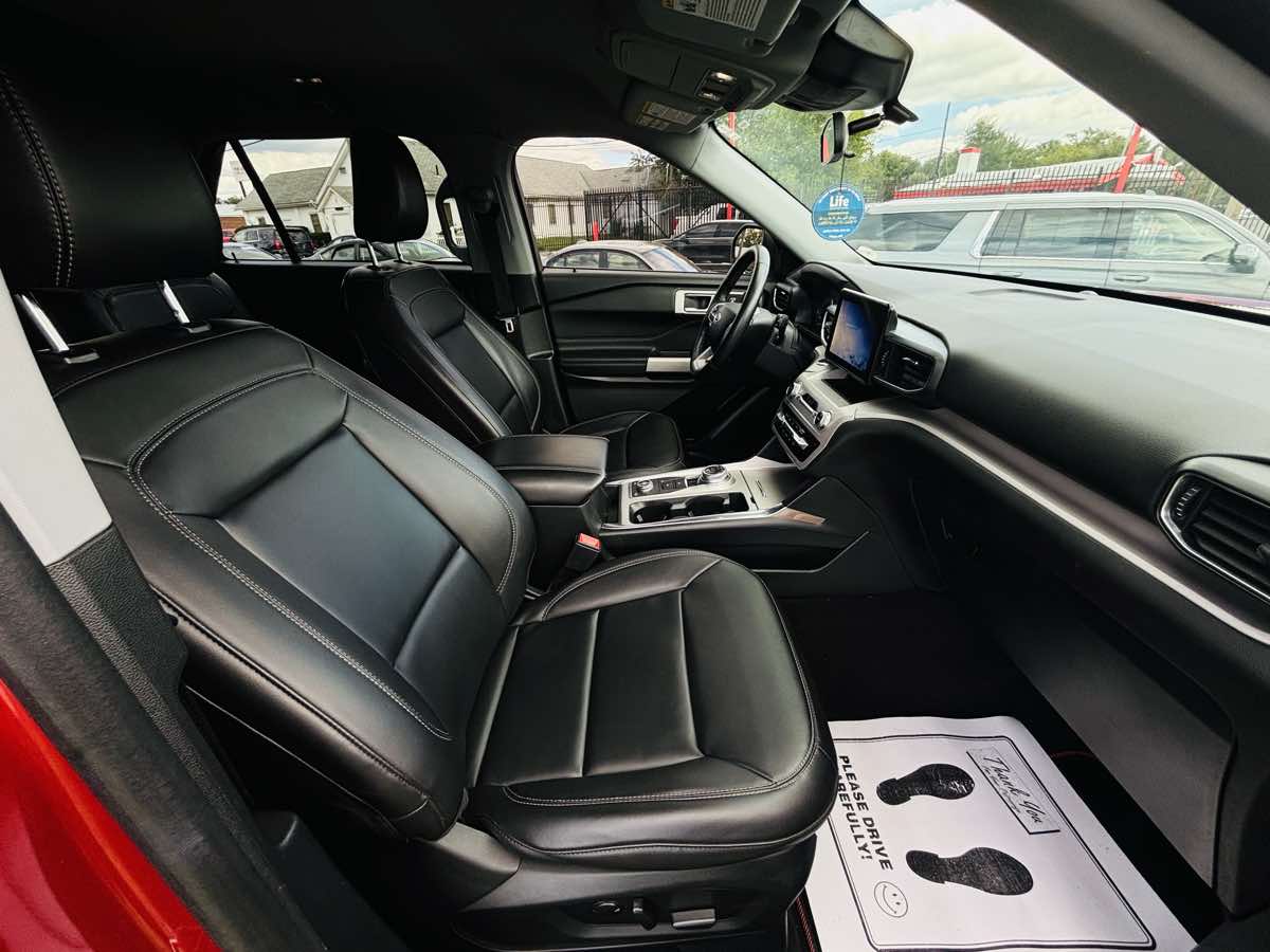 Photo 42 of this Ford Explorer